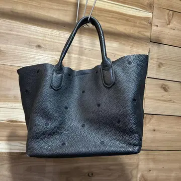 페르케 블랙 가죽 도트 무늬 토트백