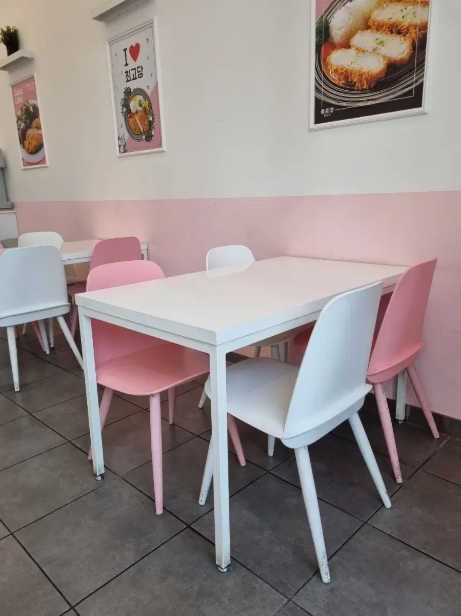 4-person table and chair set (2 sets)