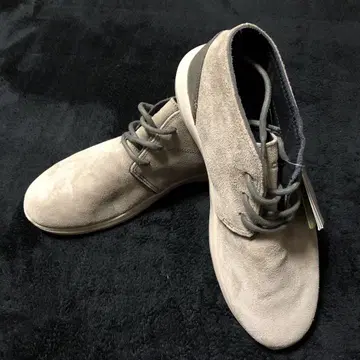 크록스 킨세일 츄카 부츠