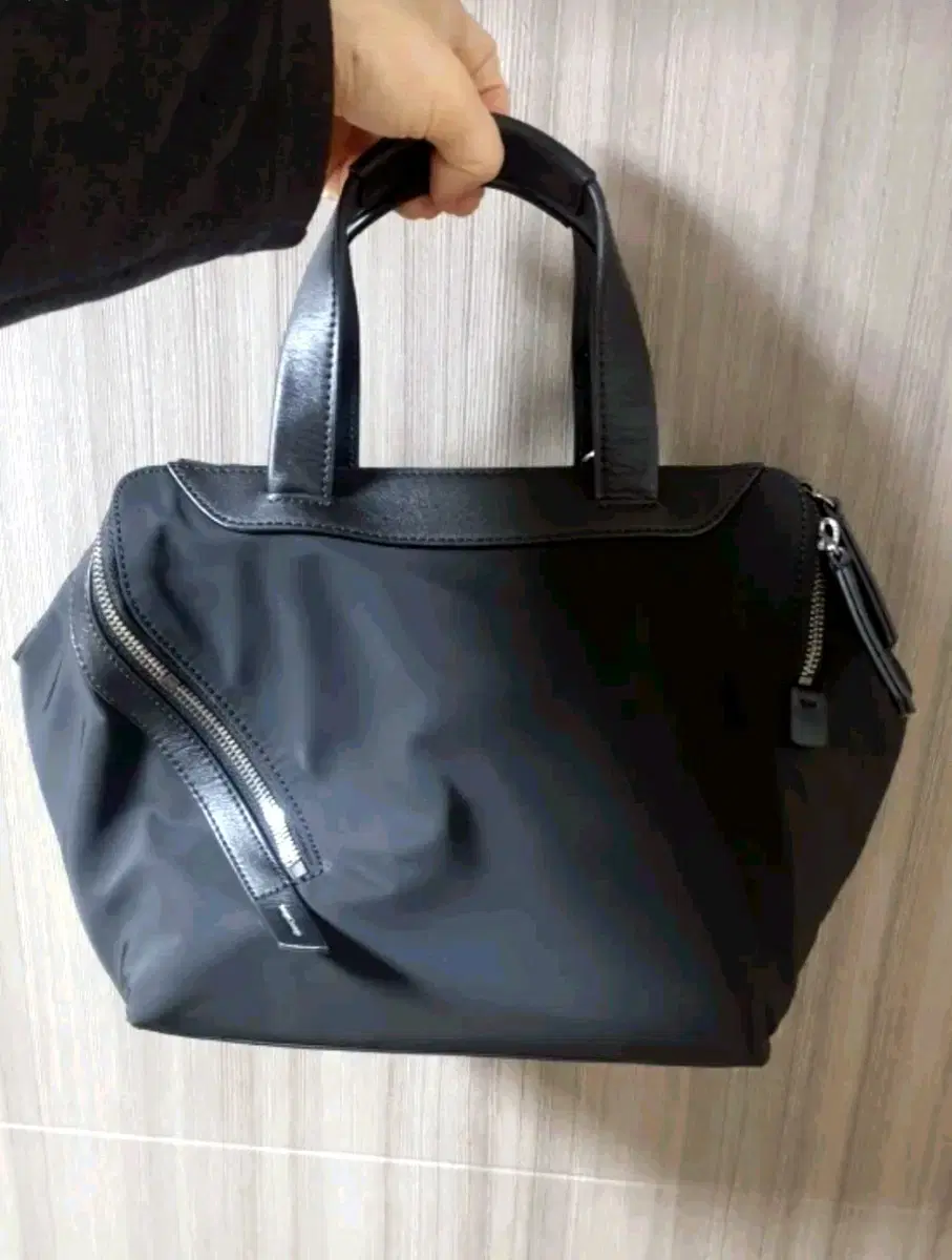 루즈앤라운지 백