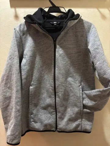 유니클로 그레이 후드 부착 집업 후드티 S사이즈