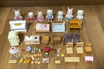 실바니안 패밀리의 다양한 가구와 캐릭터 세트