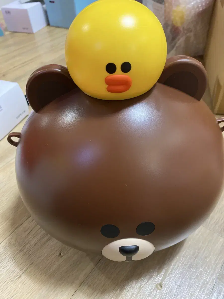 라인프렌즈 팝콘통 전시용 새상품 (스트렙 구성 모두 있음)