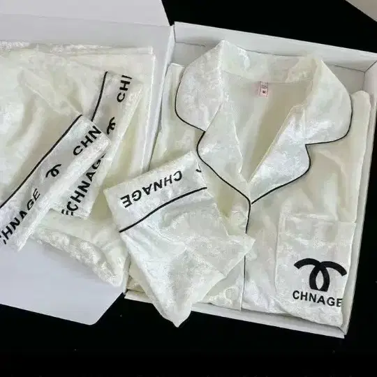 잠옷 상하셋트 (새상품)