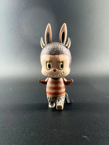 PopMart LABUBU  미니 피규어