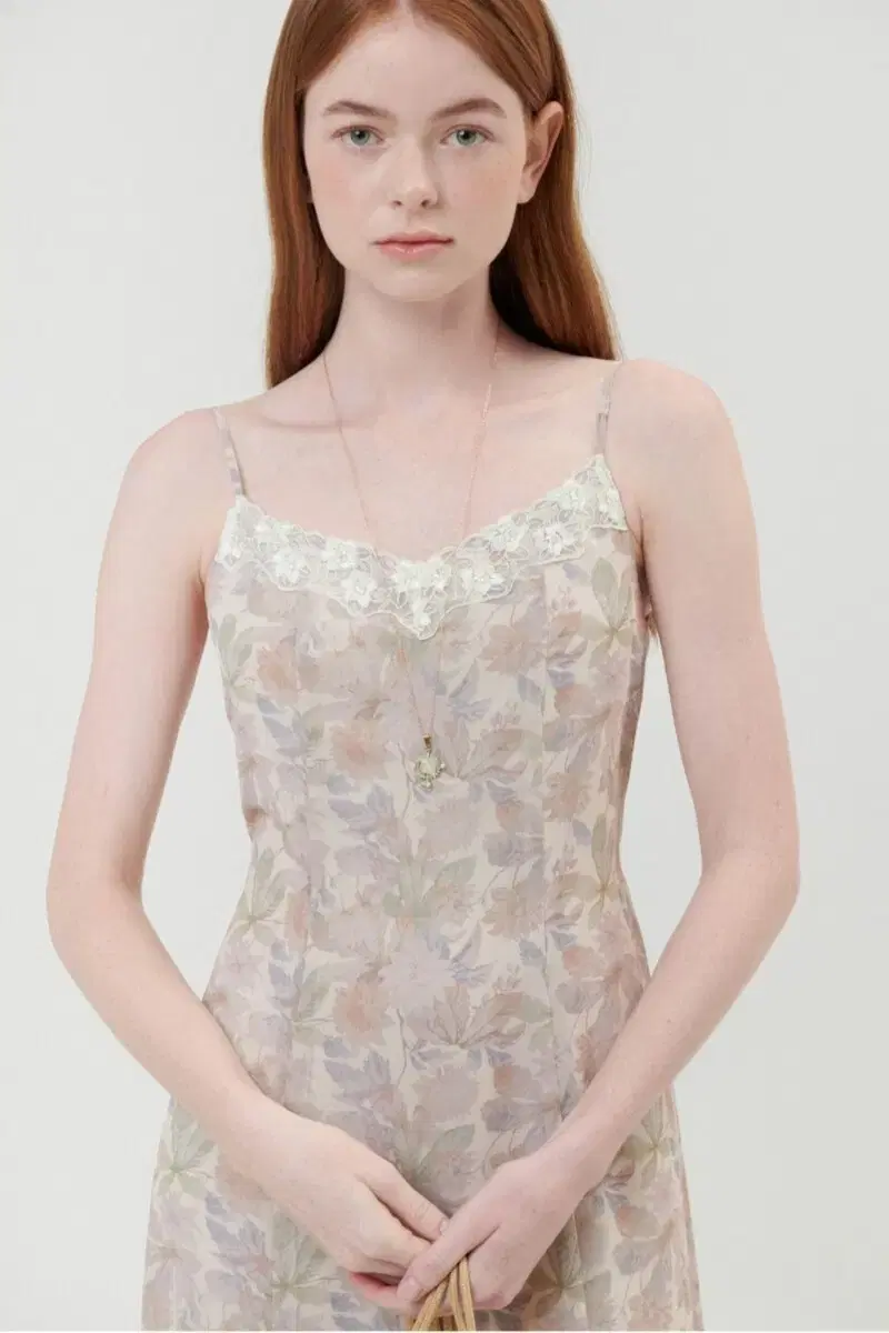 오앨 FLOWER LACE SLIP DRESS_SKIN BEIGE