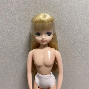리카짱 캐슬, 리카짱, 즐거운 인형