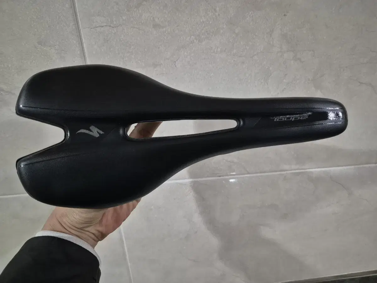 스페셜라이즈드 투페 카본레일 로드 자전거 안장 130mm
