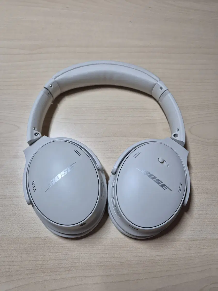 보스 QC45 화이트