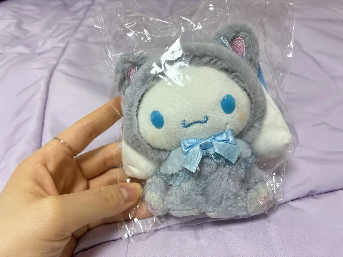 산리오 시나모롤 고양이옷 인형 키링 (완전 새상품)
