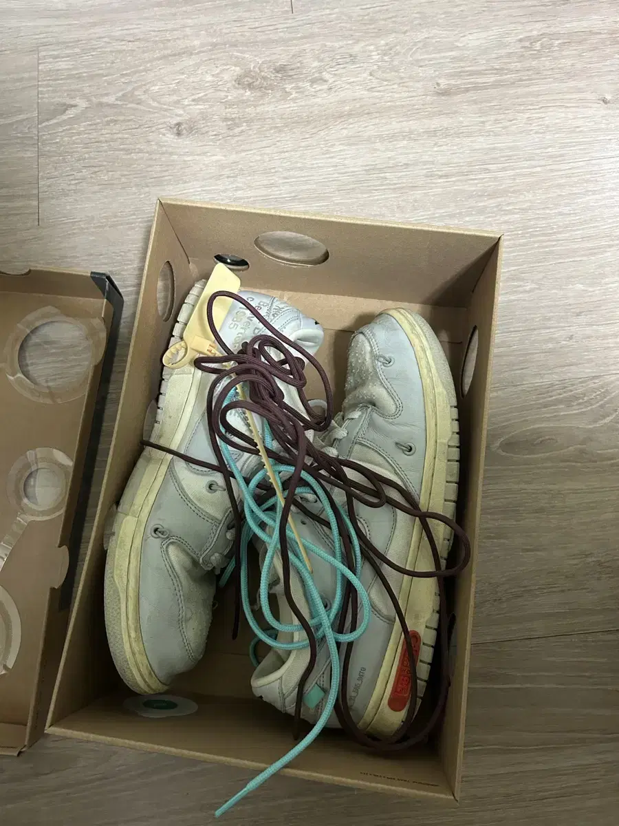 오프화이트 덩크 lot 46 275