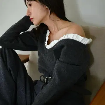 CLANE 2WAY 프릴 V넥 니트상의 그레이 1