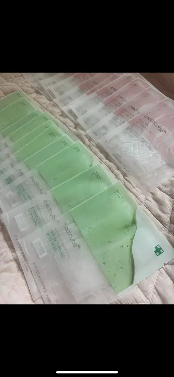 MediCube Mask Pack 10 sheets - Collagen Lifting Mask, Super Cica Calming