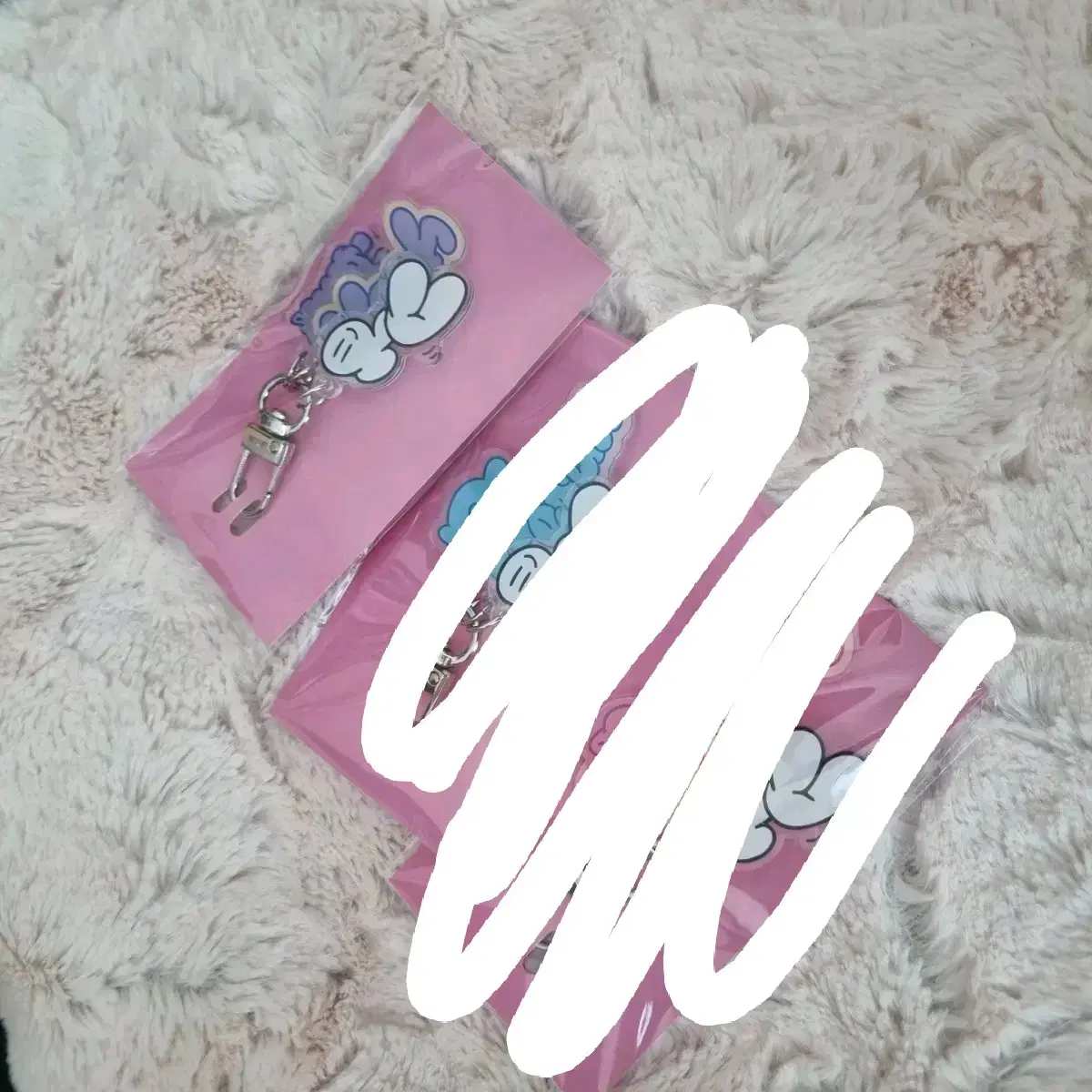 플레이브 아크릴 키링 노아