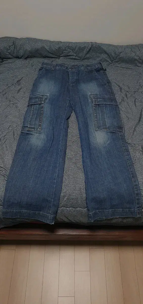 [32] CK Calvin Klein Men's Wide-Legged Jeans