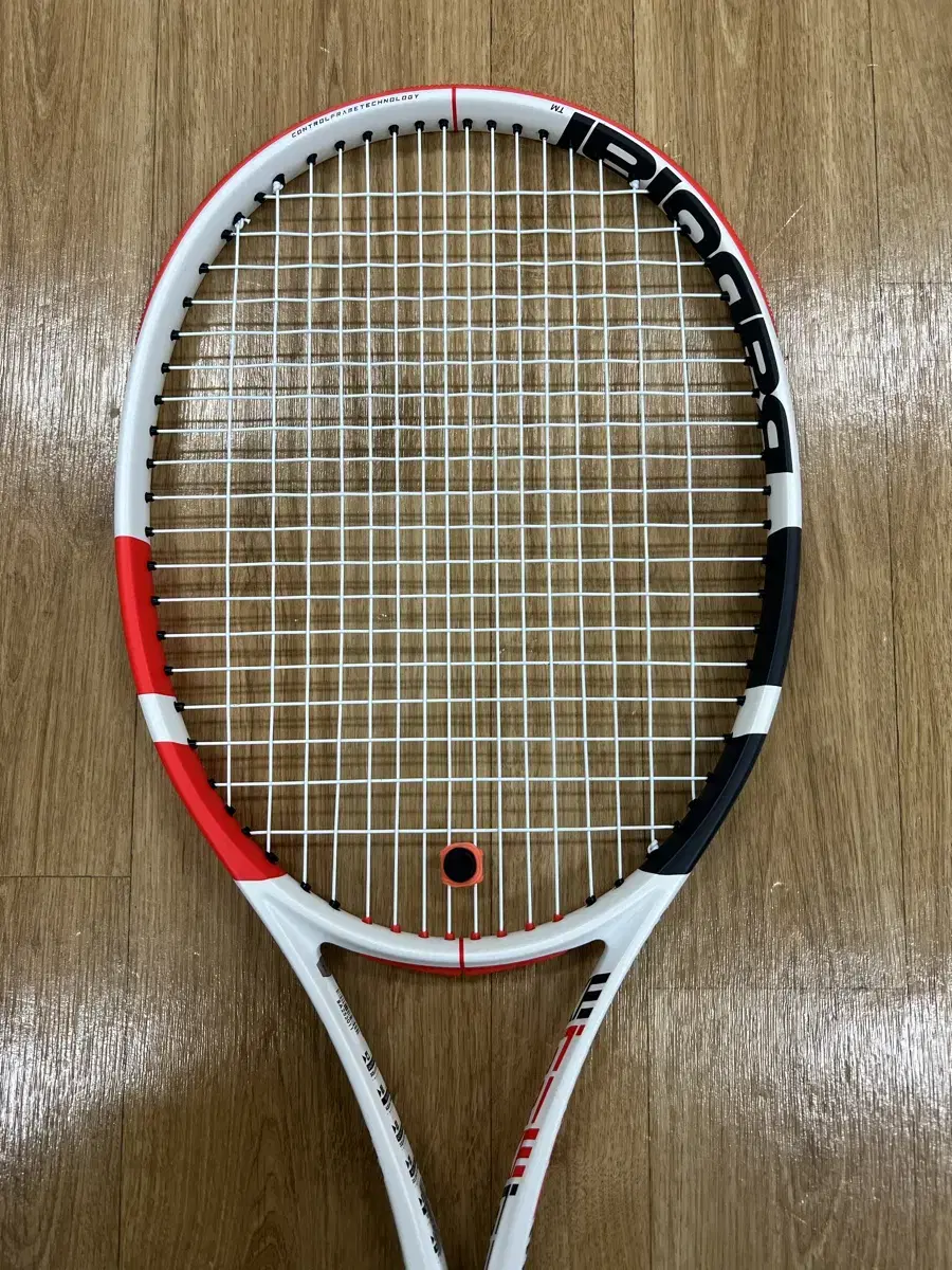 바볼랏 퓨어스트라이크 (305g,98SQ,16x19)