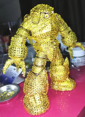 황금빛 광채 건담 프라모델 즈고크/데코크