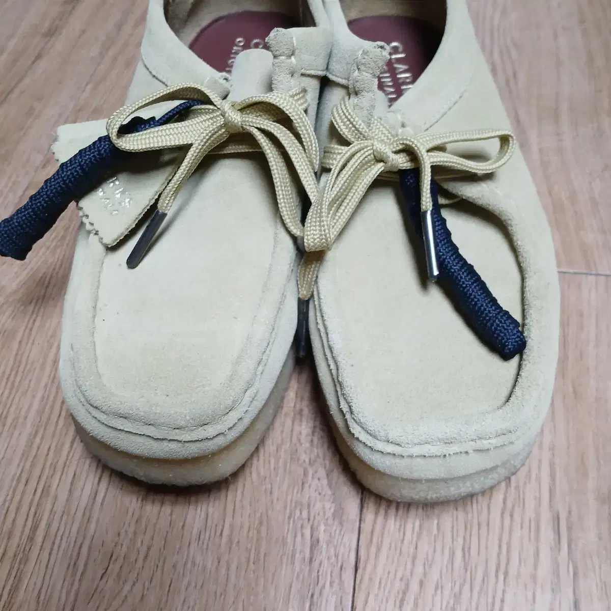 클락스 왈라비 메이플스웨이드