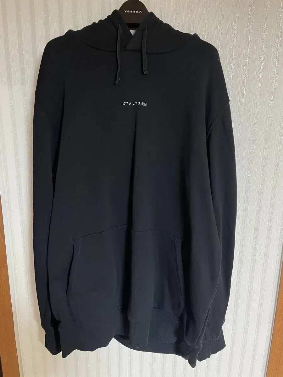 Alix Hood XL