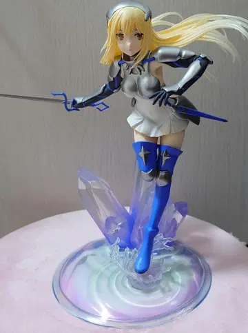 던만추 아이즈 피규어 초판