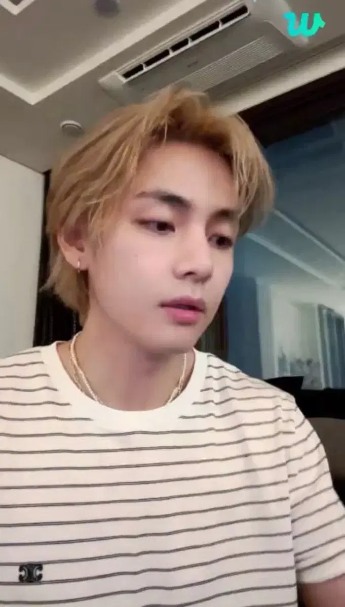 BTS뷔착용 셀린느 티셔츠 XL 새상품
