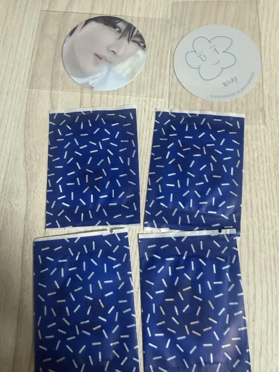 제베원 팝업 띠부씰 메세지카드 양도 한유진 성한빈 김규빈 매튜 지웅