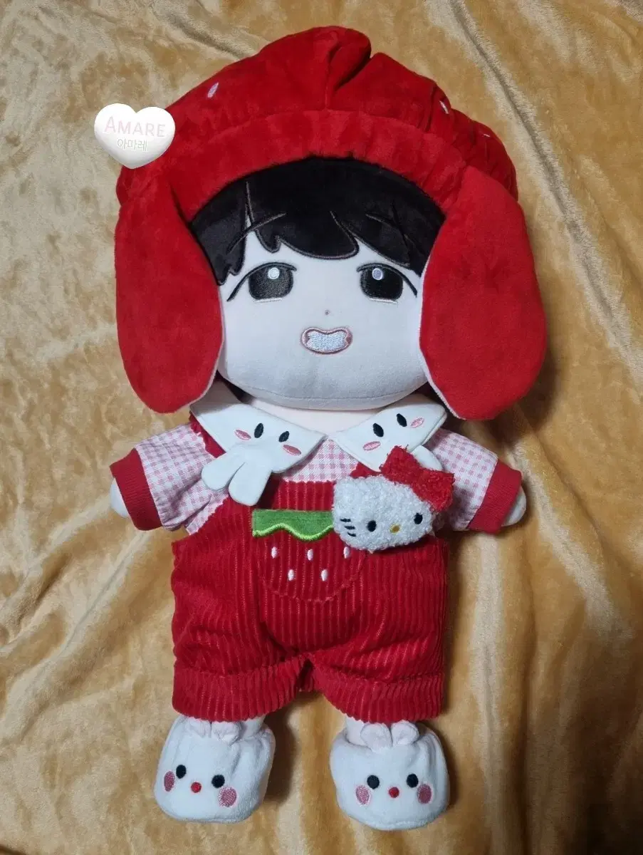 doll (40gging) + strawberry costume