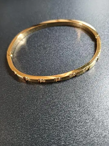 18K 골드 스트레이트 뱅글 크리스탈 스타일