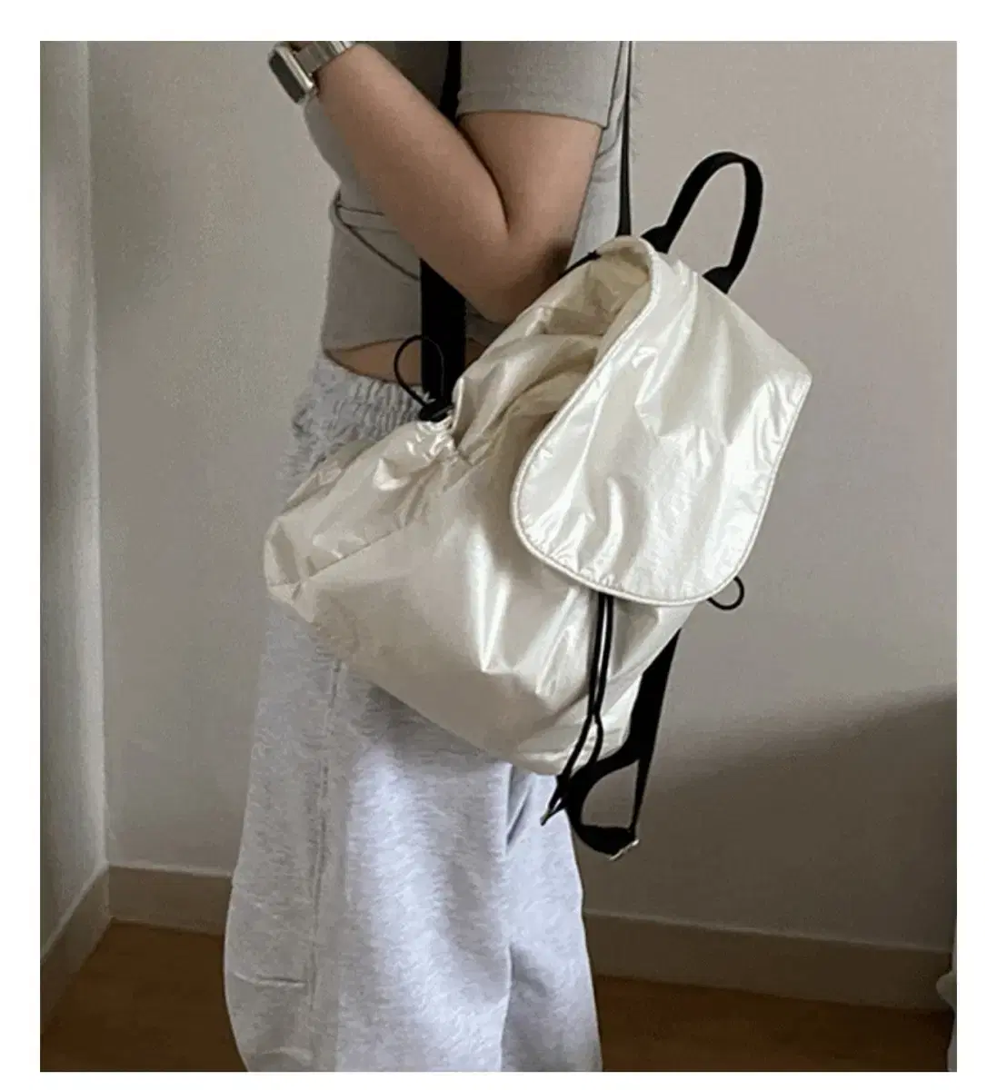 화이트 백팩