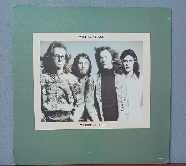 Wishbone Ash " Everybody Needs A Friend"