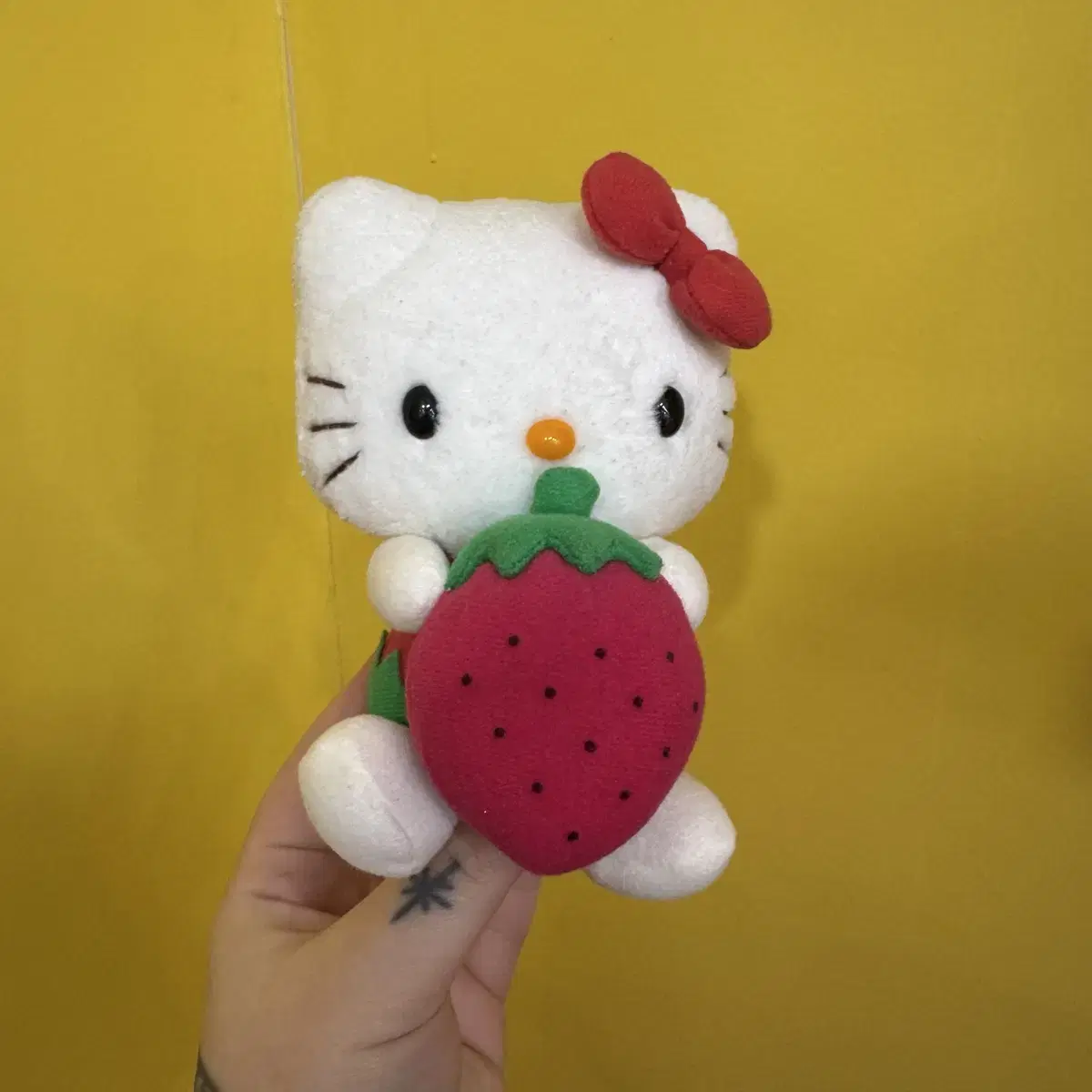 (고전)딸기 키티 인형