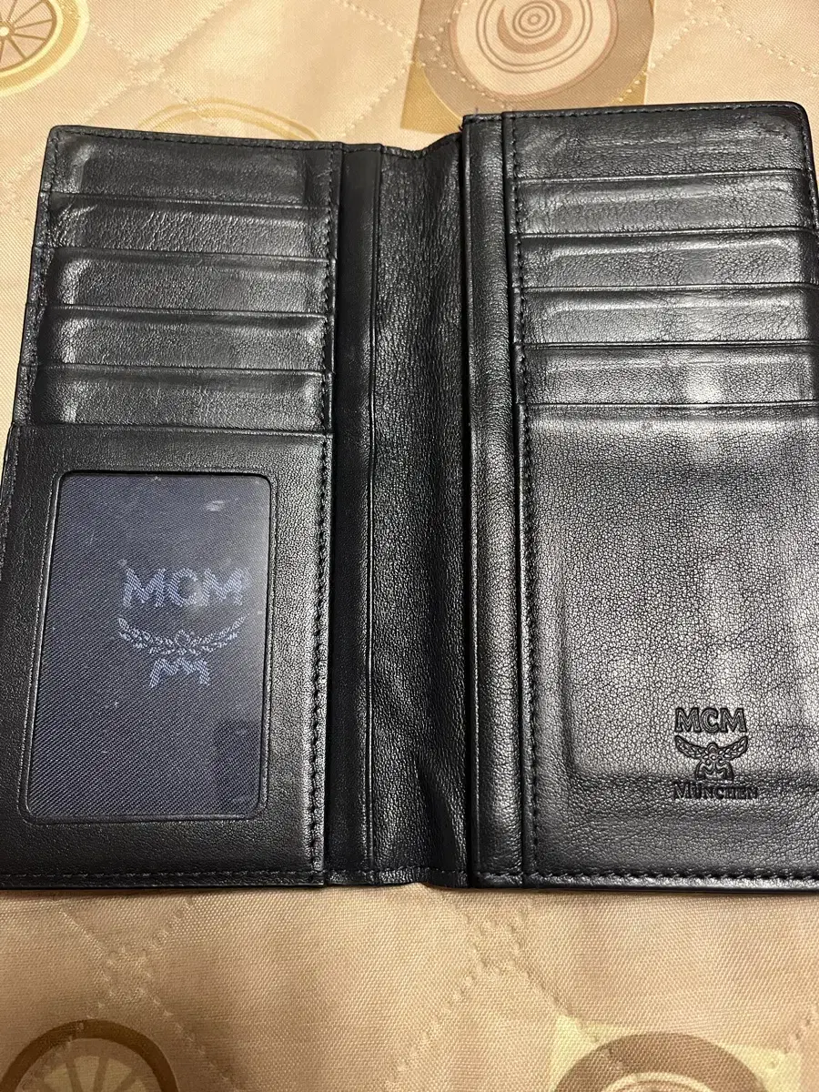 MCM 남자 장지갑