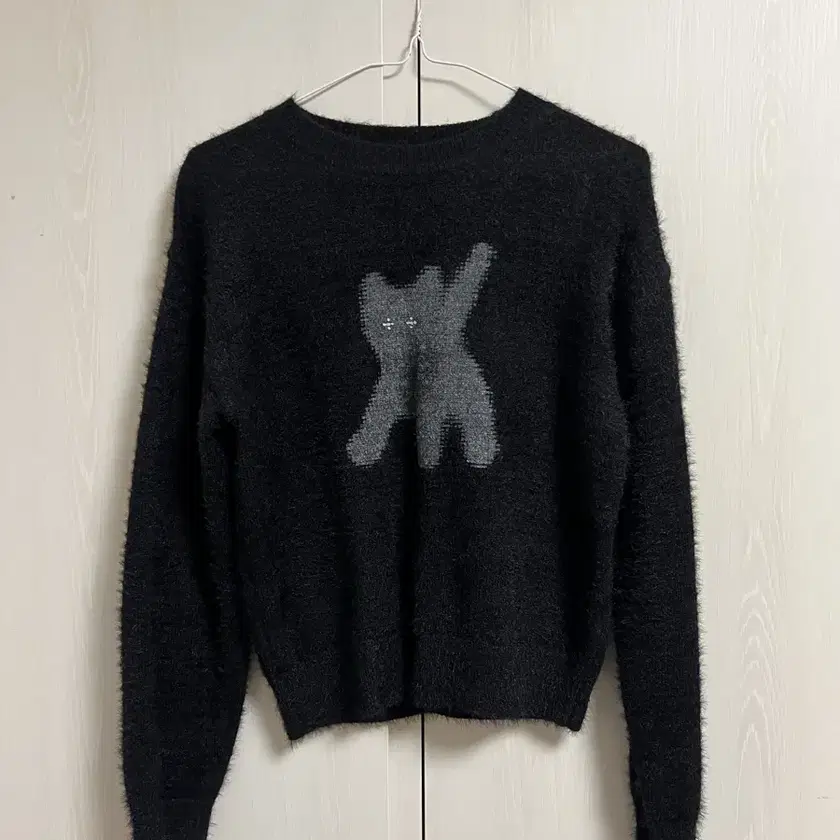 Aeae Flashed Cats Angora Knit Black on Bunjang Global Site.