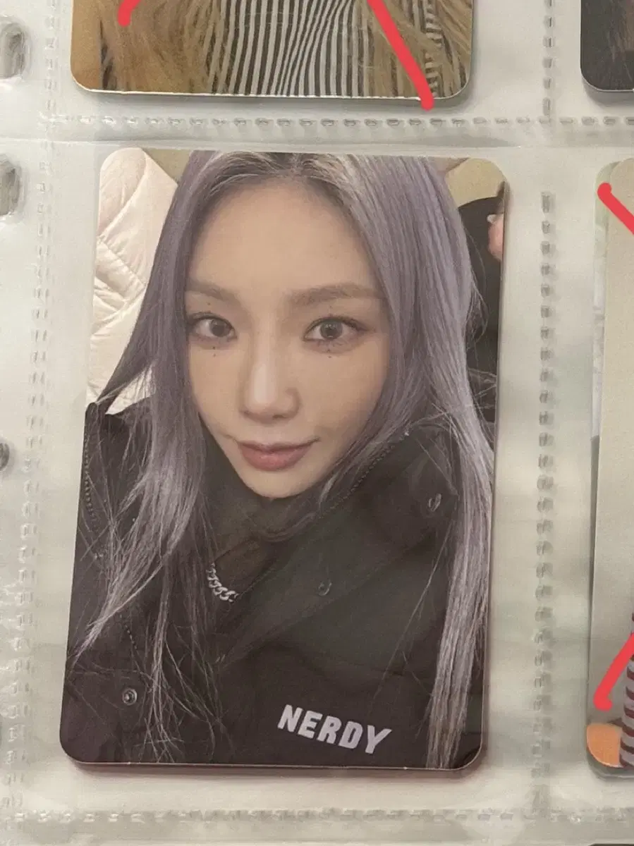 태연 INVU 포카