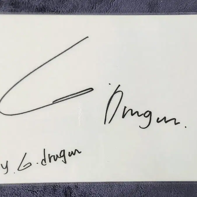 G-DRAGON | 지드래곤 G-Dragon's autograph #지드래곤,#지디 on Bunjang Global Site.