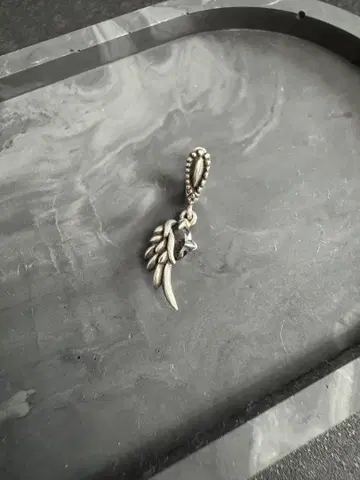 실버 날개 모티브 귀걸이
