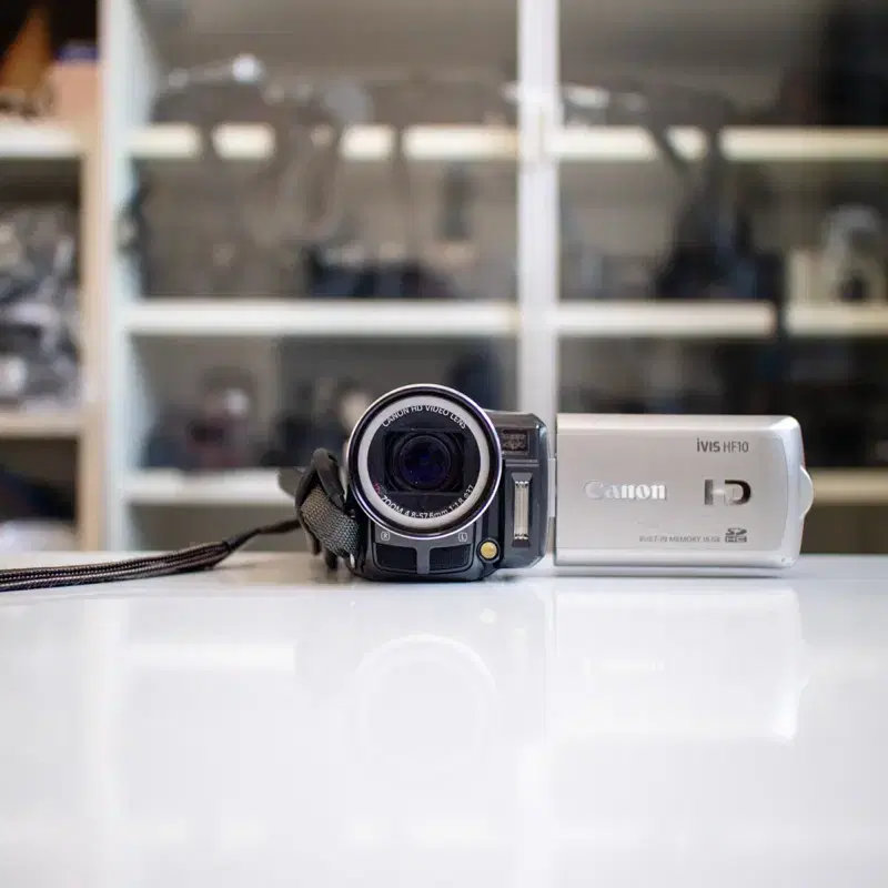 Canon Ivis HF10