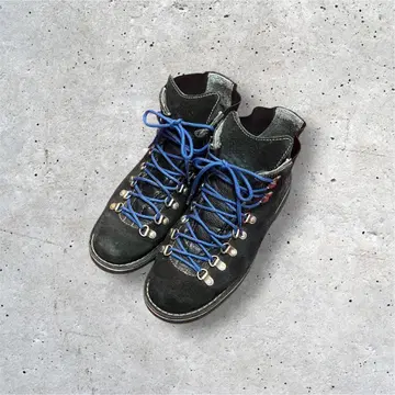 Danner 마운틴 부츠 스웨이드 블랙