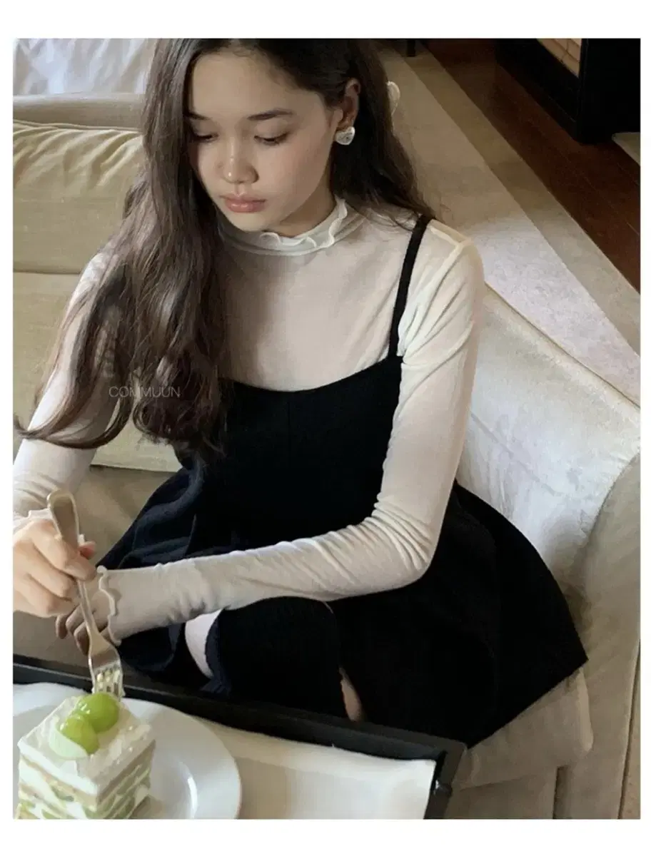 riette 리에뜨 베베 폴라 티 울 텐셀 물결디테일 시스루 니트