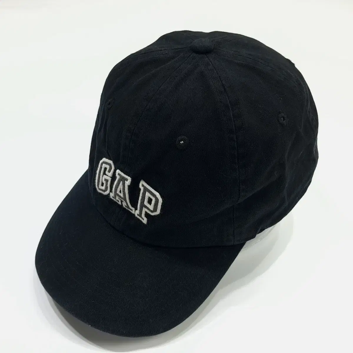 GAP 블랙 볼캡 모자