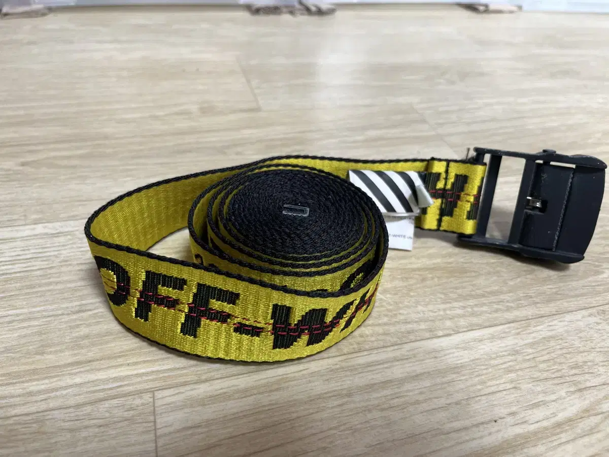 오프화이트 인더스트리얼 벨트