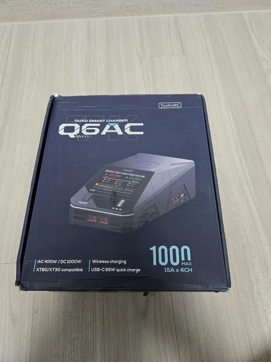 toolkit q6ac 4채널 충전기 팝니다