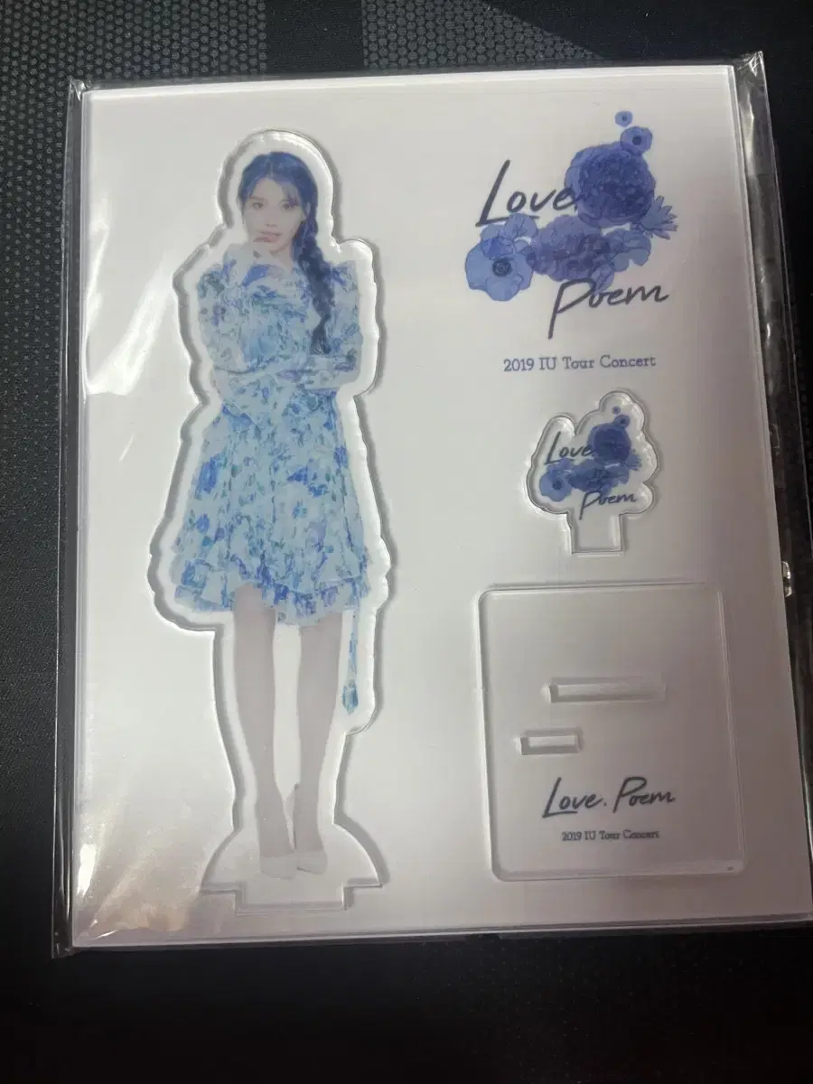 IU acrylic stand Common ver.