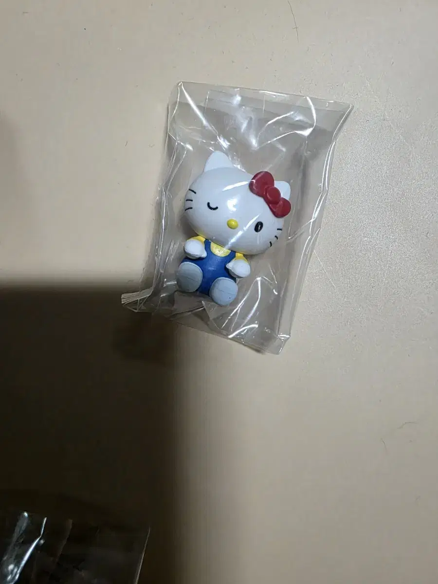 산리오 키티 가챠