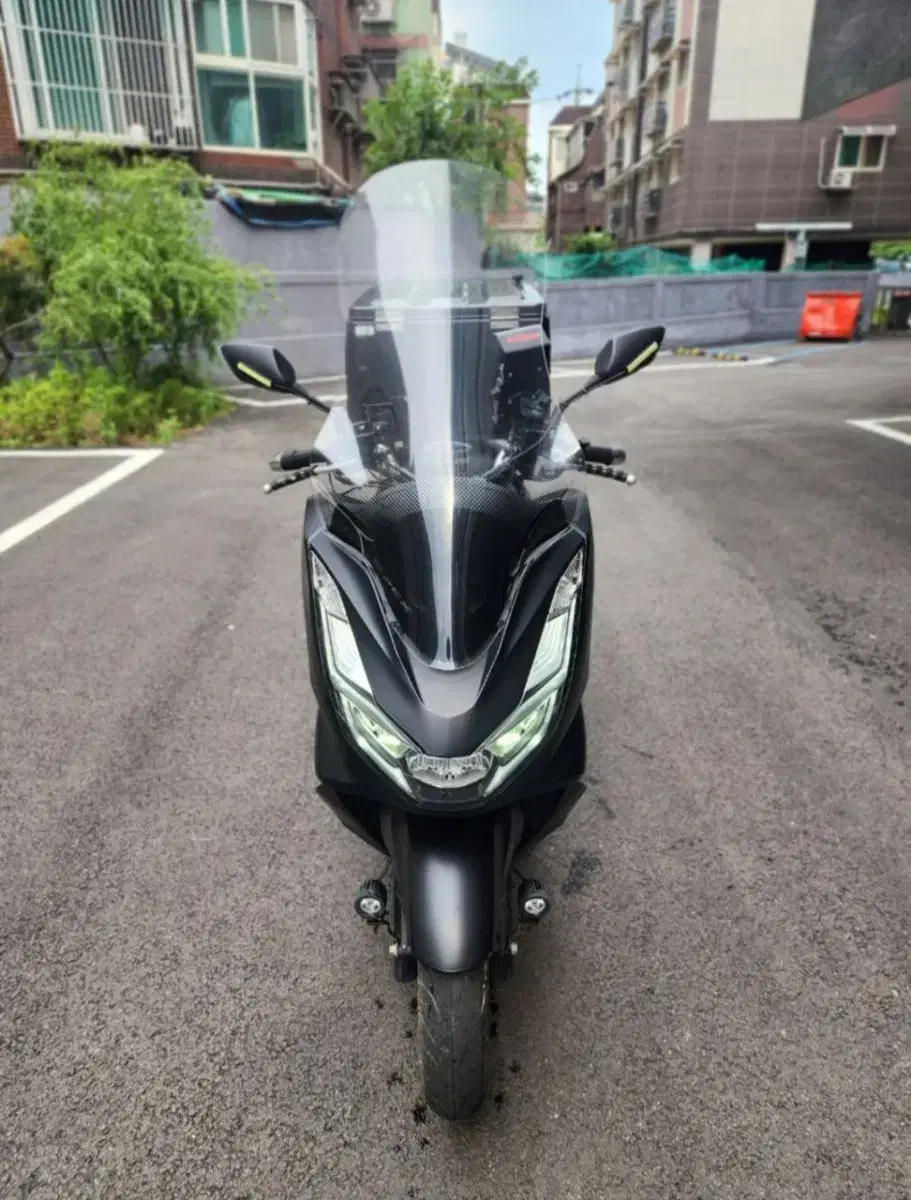 PCX125 22년식 배달셋팅 블랙색상 바이크 판매합니다.