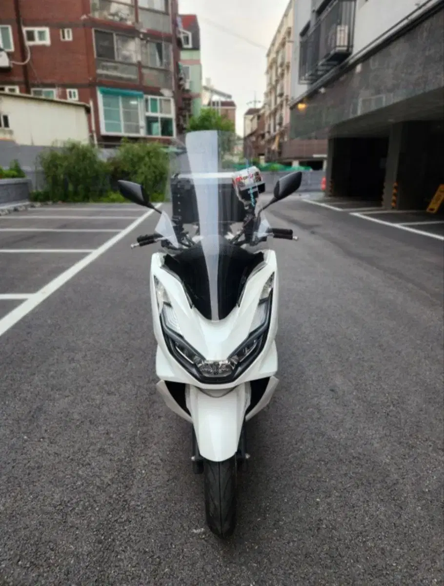PCX125 22년식 배달셋팅 화이트색상 판매합니다.