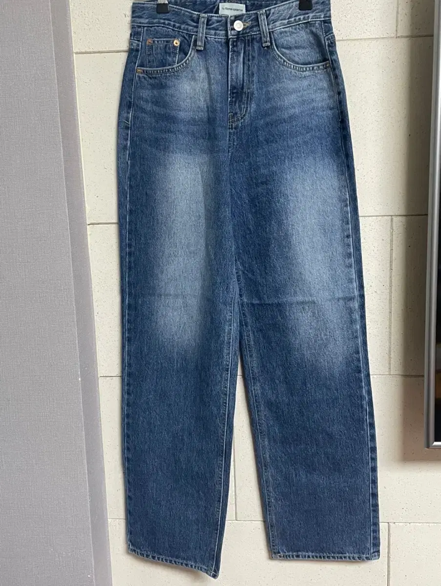 쓰리쿼터 세미와이드 일자 핏 데님 (M)(새상품)