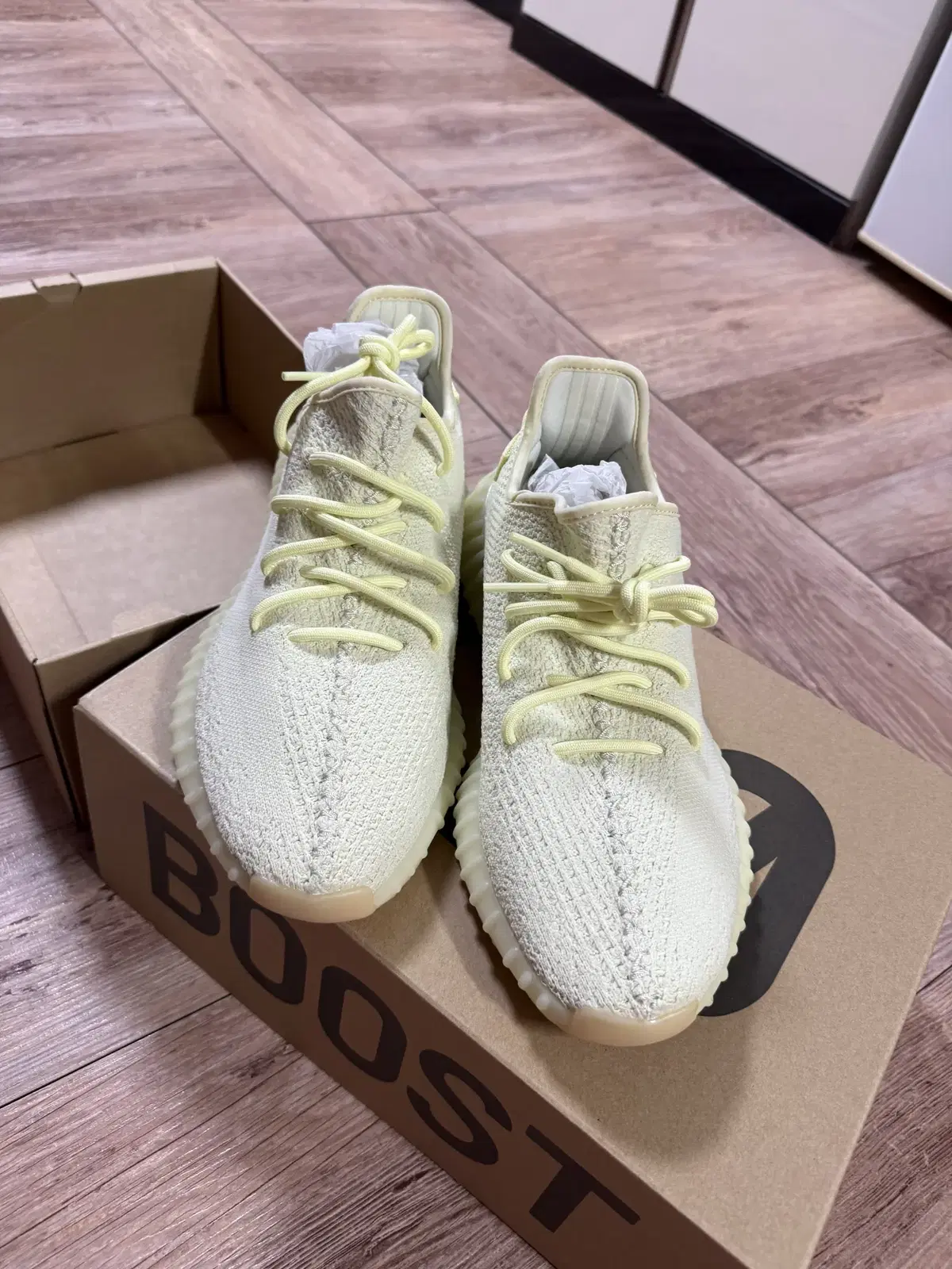 [275] 아디다스 이지부스트 350 V2 버터