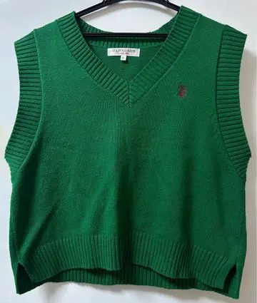 그린 V넥 니트 베스트 폴로 자수