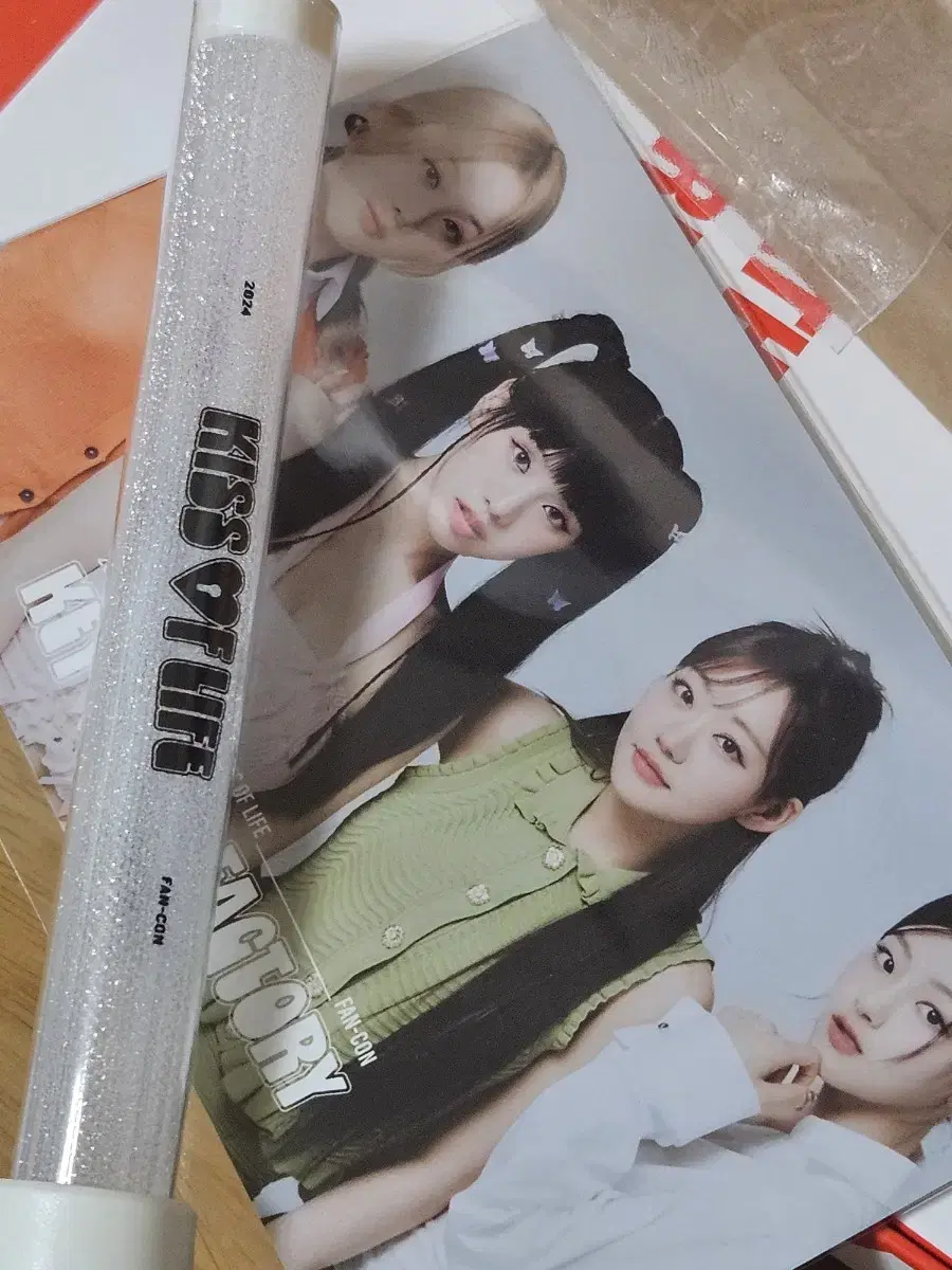 키스오브라이프 첫팬미팅 임시응원봉 + 엽서